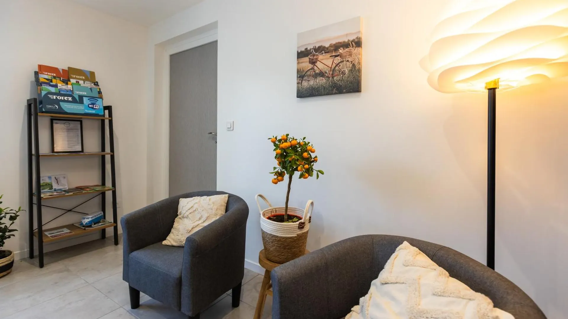 La Longere Forezienne Sainte-Agathe-la-Bouteresse Bed & Breakfast
